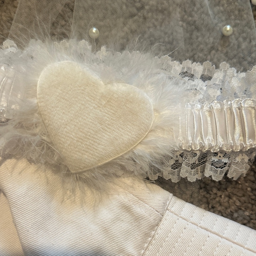 👰🏼 Bride White Bachelorette Accessories Set - Picture 5 of 7